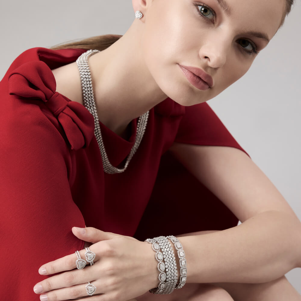 This Fall's Best Anniversary Jewelry Gifts for Her