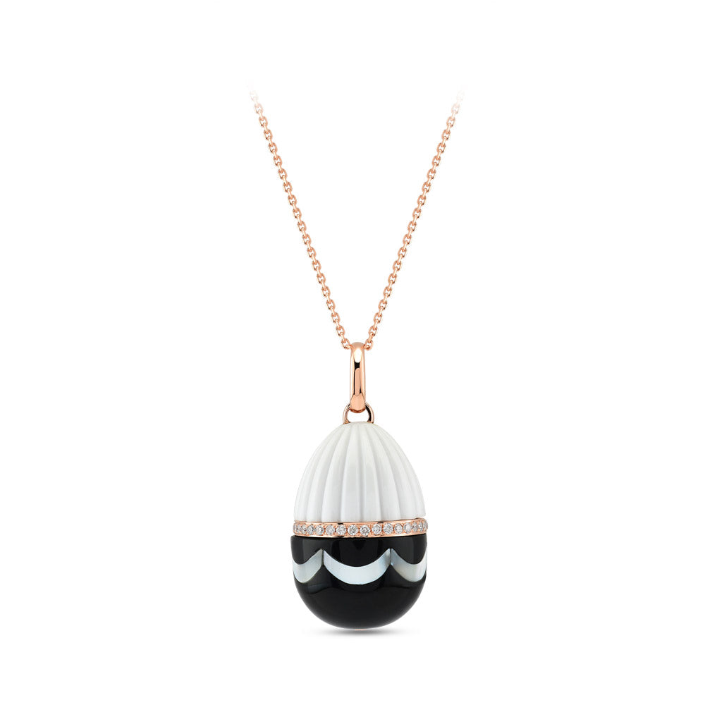 Design Pendant with Chain