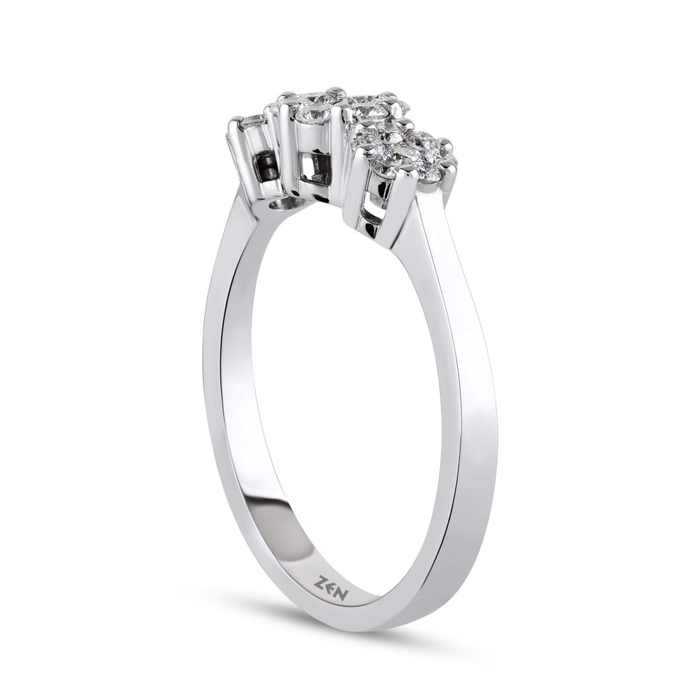 Halo Tria Diamond Ring