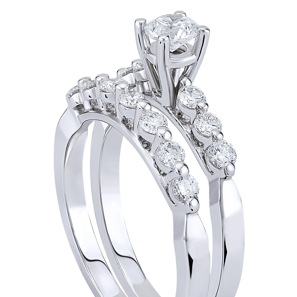 Modern Diamond Engagement Ring