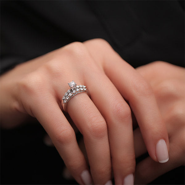 Modern Diamond Engagement Ring