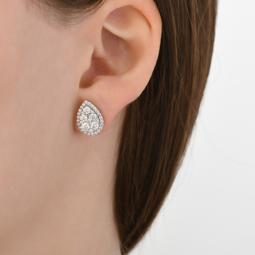 Design Diamond Stud Earrings