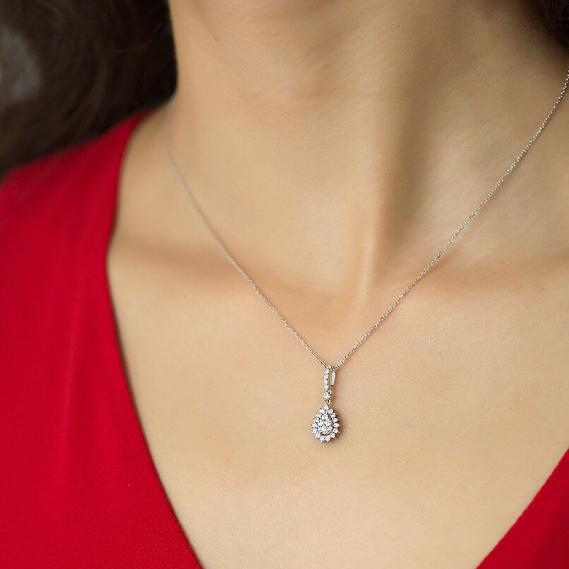 Design Pendant with Chain