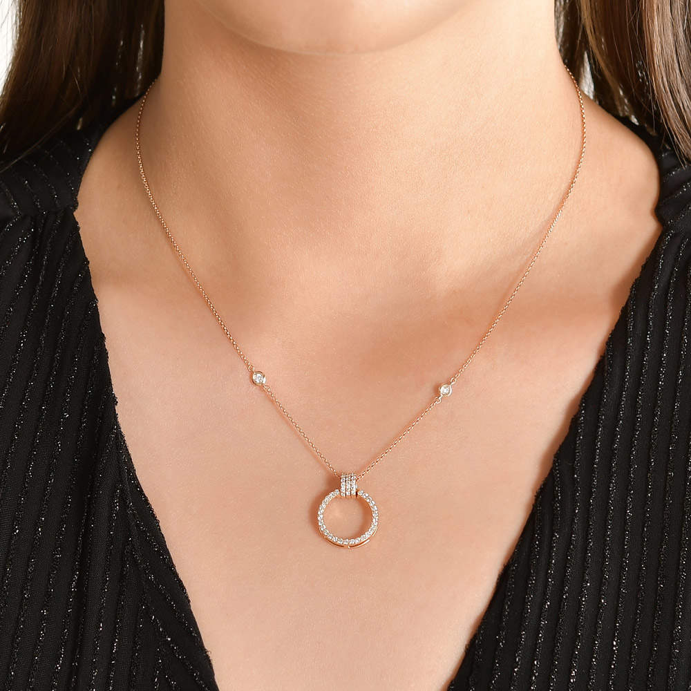 Design Pendant with Chain