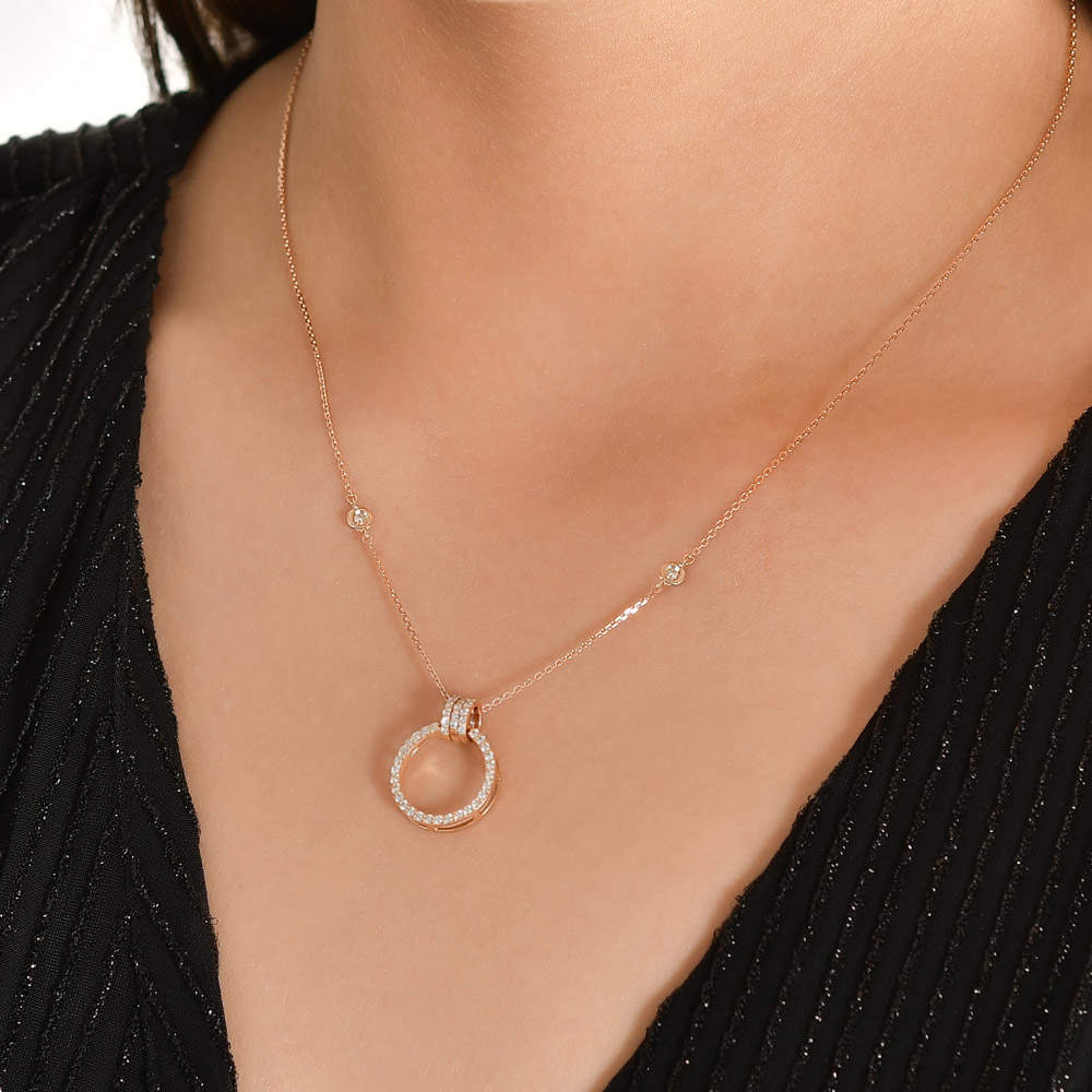 Design Pendant with Chain