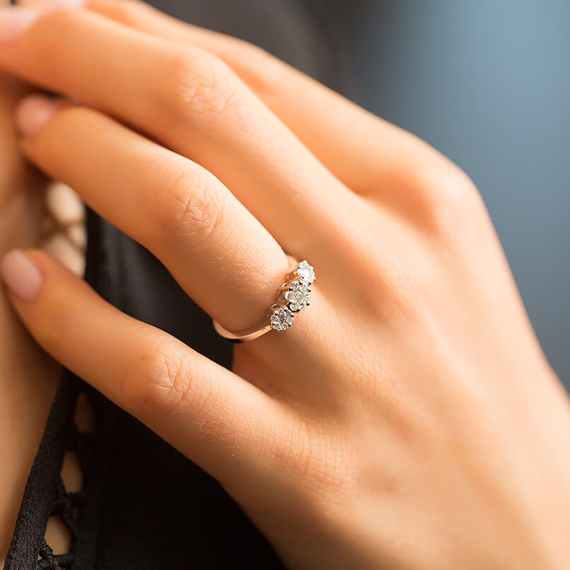 Halo Tria Diamond Ring