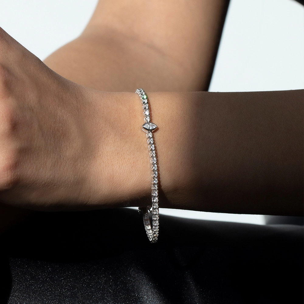 Buy 1 Carat Diamond Bezel Tennis Bracelet Anniversary Gifts for Her for  Women for Mom Fine Jewelry Diamond Tennis Bracelets for Her Online in India  - Etsy