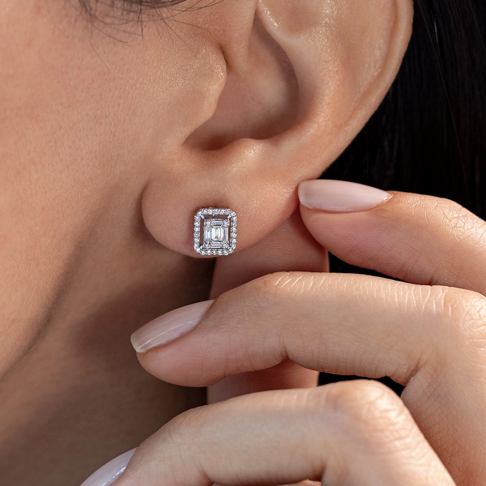 Round & Tapered Baguette Diamond Stud Earrings950 Platinum | Baguette  diamond earrings, Diamond studs, Baguette diamond