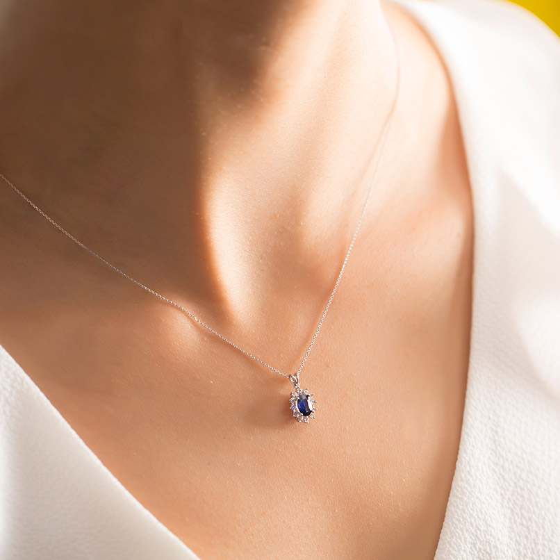 0.52 ct Sapphire Diamond Necklace