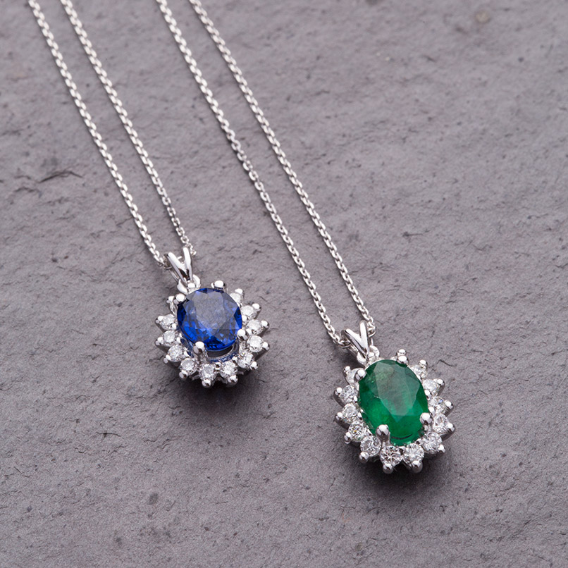 0.96 ct Emerald Diamond Necklace