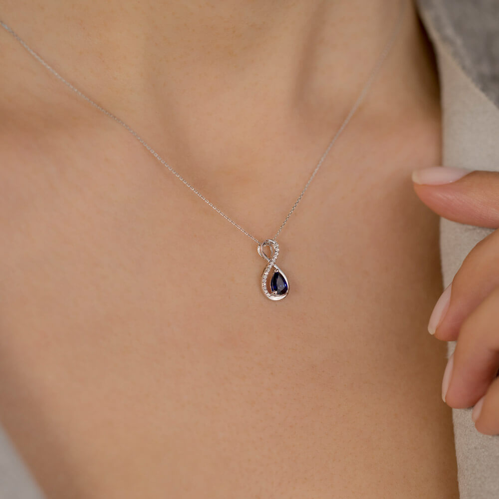 0.45 ct Sapphire Diamond Necklace