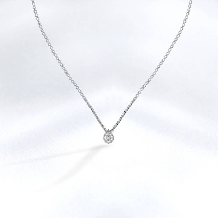 Baguette Diamond Collier