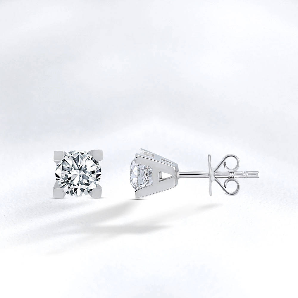 Solitaire Diamond Stud Earring